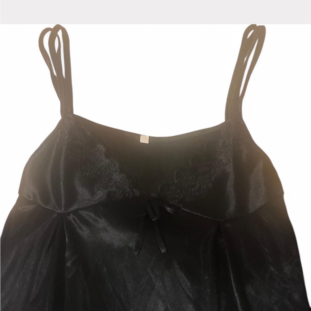 Black silk slip with floral lace details sz S/M